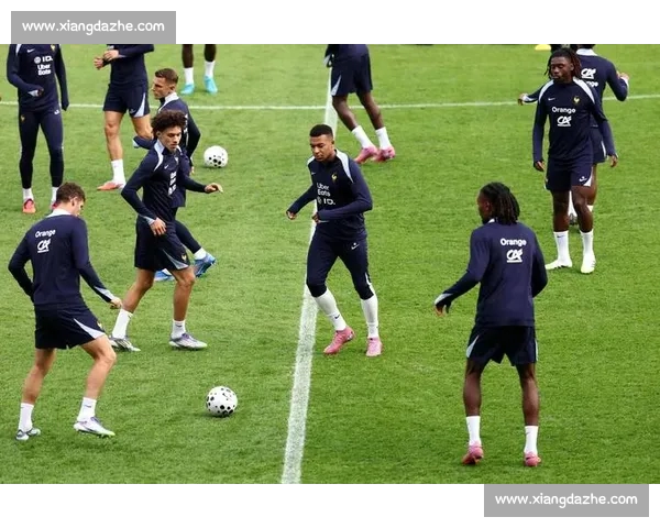 足球激情再燃 世界杯背后的传奇故事与未来发展趋势分析